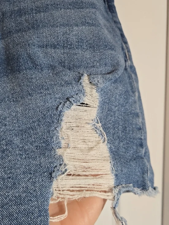 Sofia by sofia vergara Distressed High-Rise Denim Shorts - Blue Size 12 - Picture 5 of 10